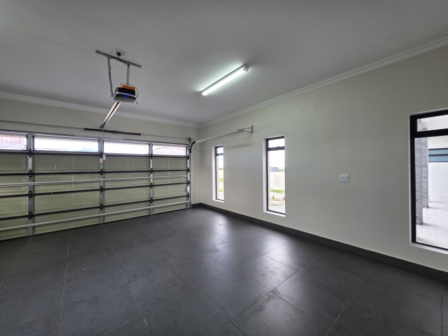 4 Bedroom Property for Sale in Fountains Estate Eastern Cape